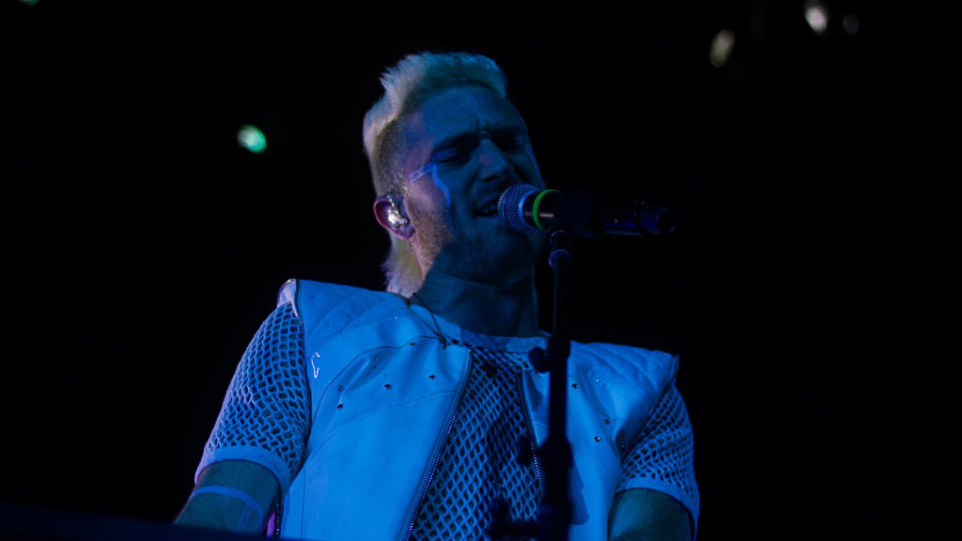 Walk The Moon and Company of Thieves 13