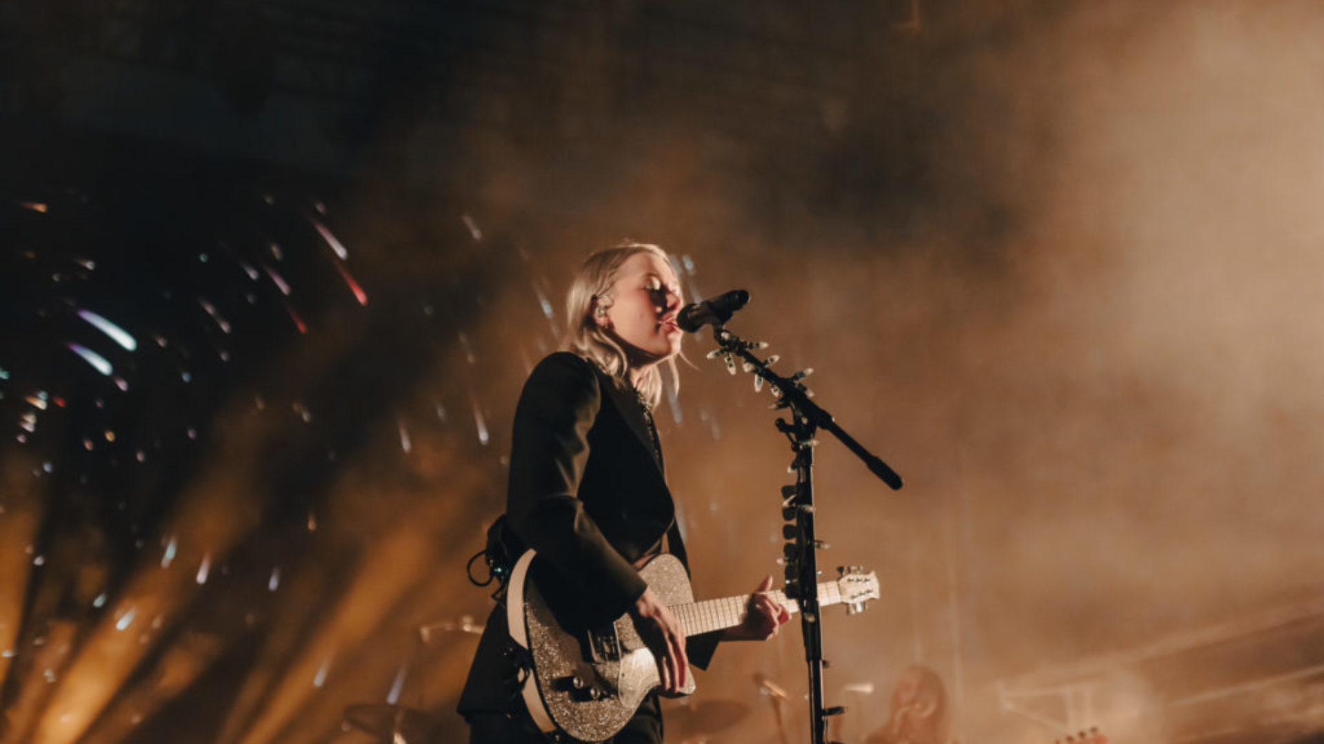 Phoebe-Bridgers-17-1